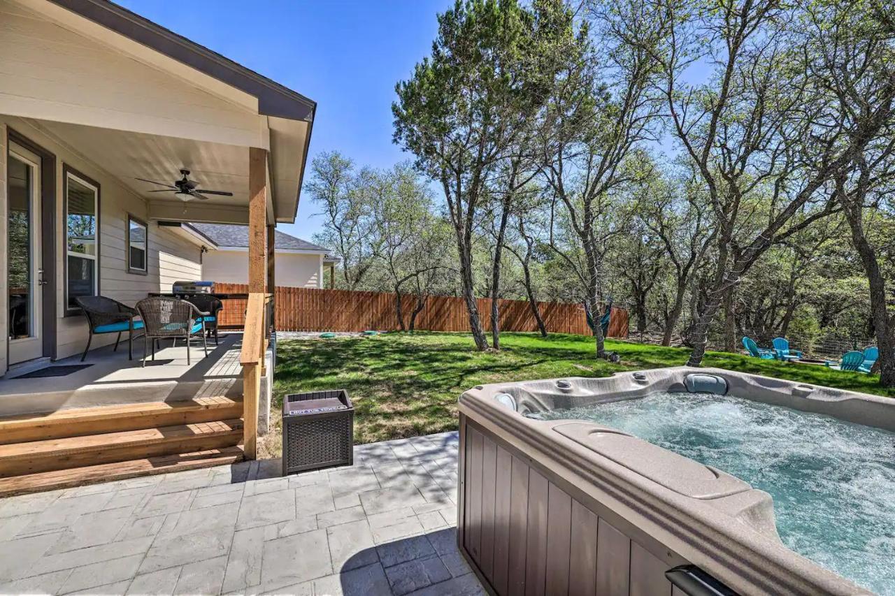 Convenient Cute Cottage Hot Tub Fire Pit Sleeps 6 Кениън Лейк Екстериор снимка