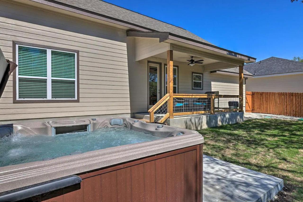 Convenient Cute Cottage Hot Tub Fire Pit Sleeps 6 Кениън Лейк Екстериор снимка
